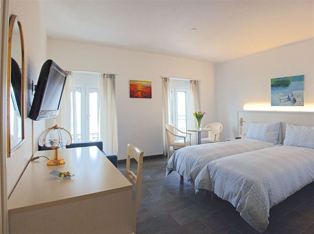 Hotel Du Port Villeneuve Kültér fotó