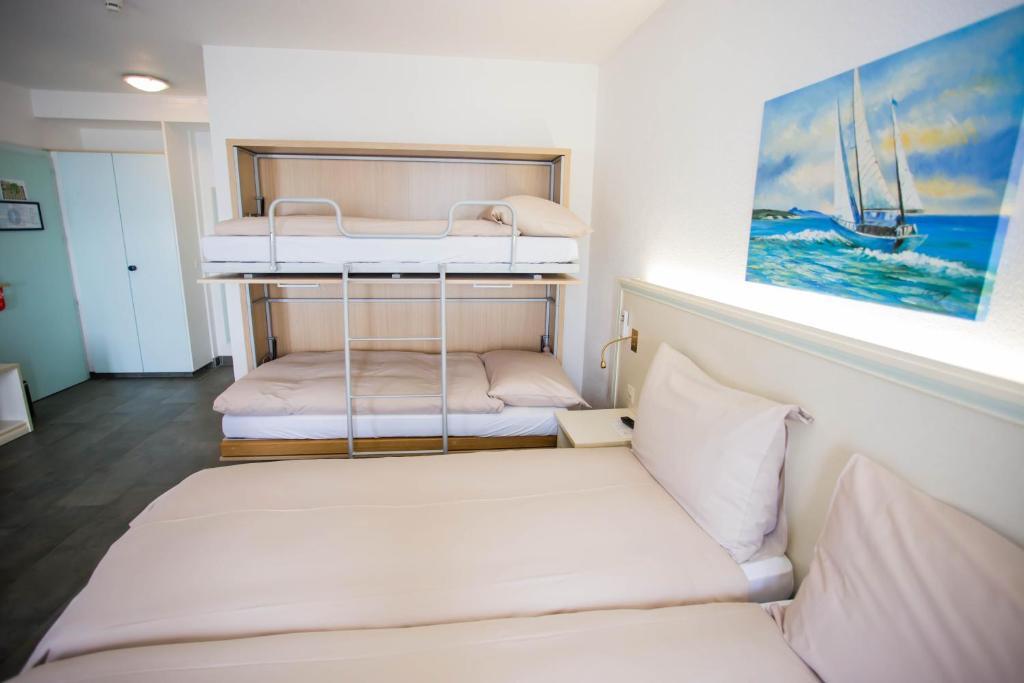 Hotel Du Port Villeneuve Szoba fotó