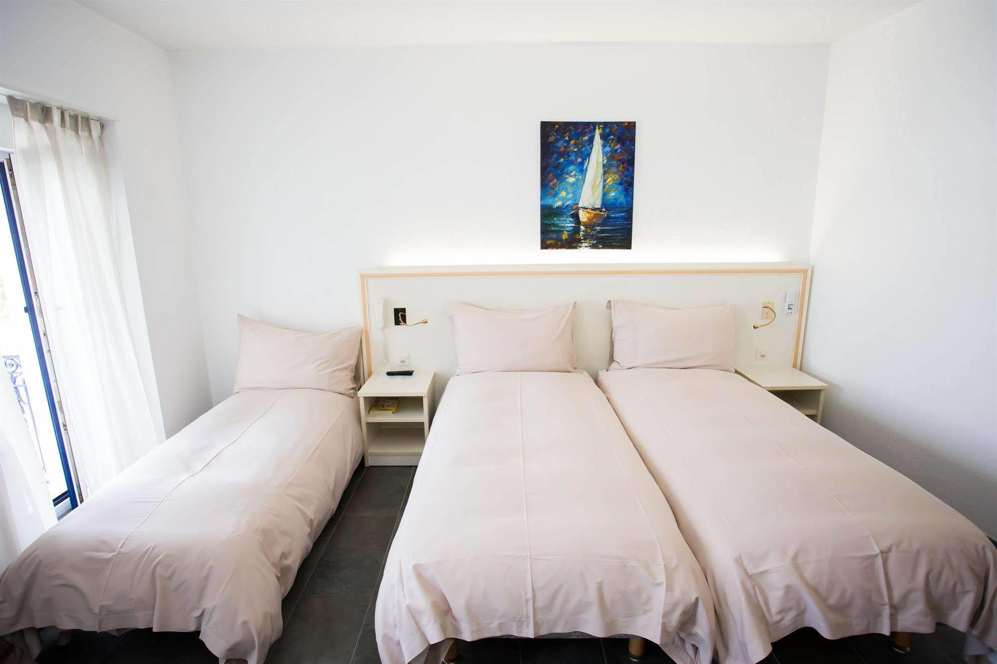Hotel Du Port Villeneuve Kültér fotó